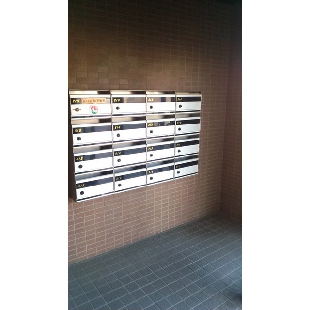 ロビー　ポスト