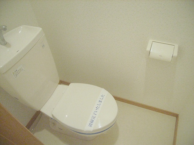【福岡市東区多の津のアパートのトイレ】