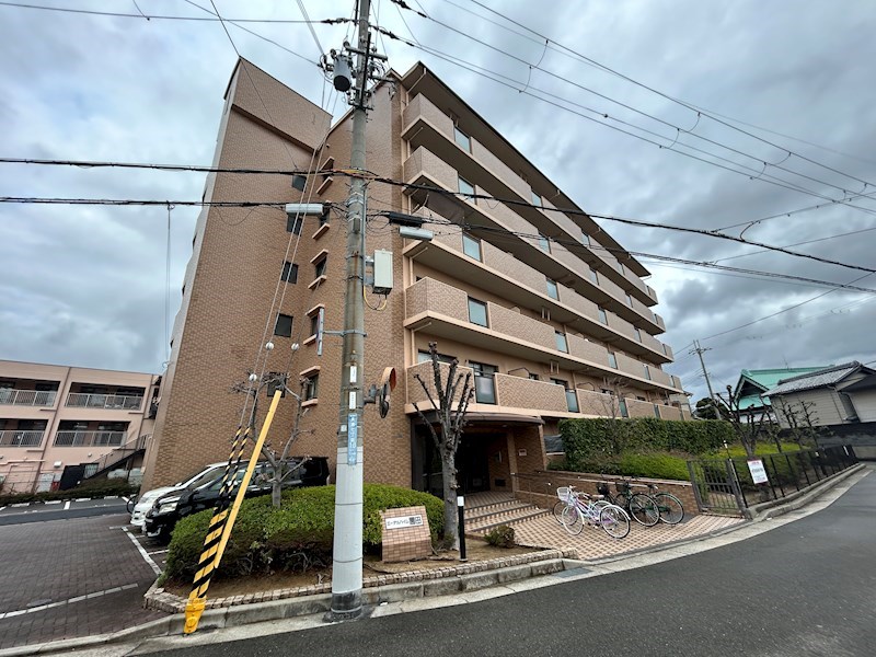 エーデルハイム園田の建物外観