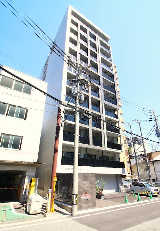 LEGEND KUROSAKIの建物外観