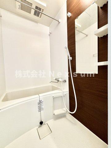 バス・シャワールーム　落ち着いた空間のお風呂です