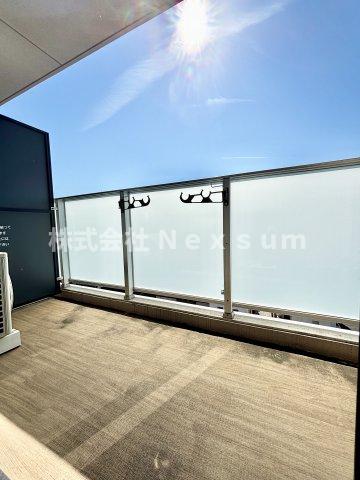 バルコニー　外からの目が気にならないバルコニーで洗濯物が干せます