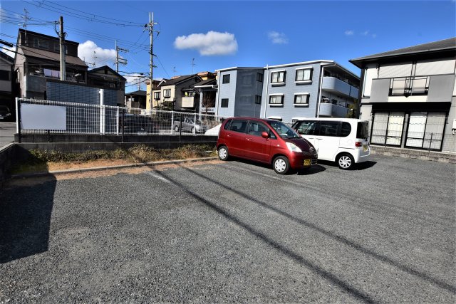 【藤井寺市藤ケ丘のアパートの駐車場】