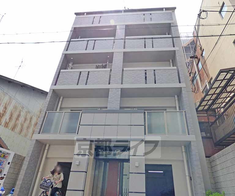 京都市上京区米屋町のマンションの建物外観