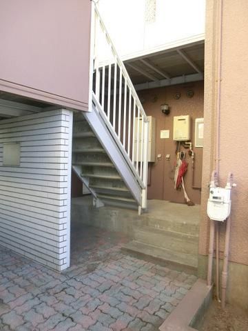 【千葉市緑区おゆみ野のアパートのエントランス】