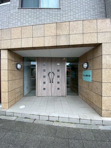 エントランス　建物の内部です