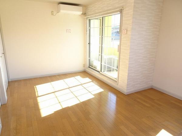 居室・リビング　室内きれいです！