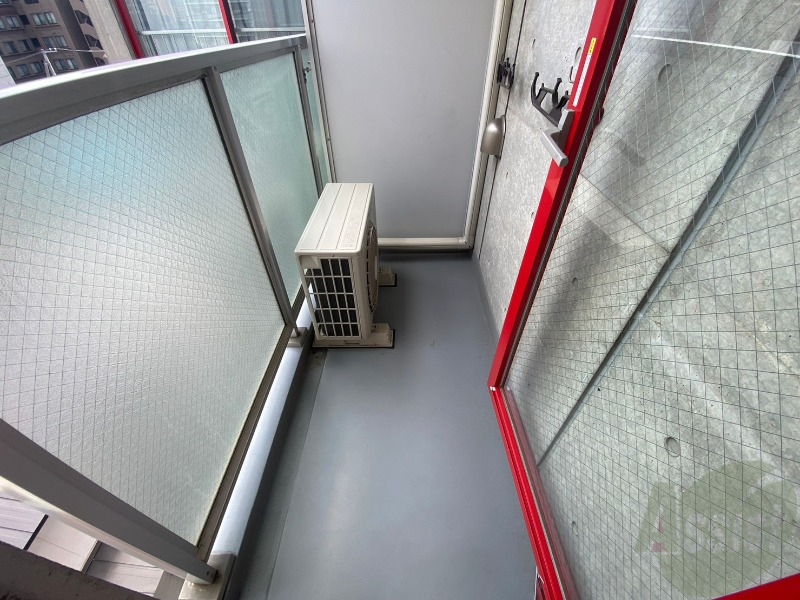 バルコニー　窓を開けると風通しも良く、気分も上がりそう！