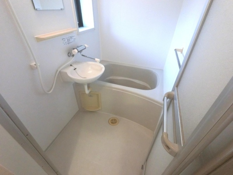 バス・シャワールーム　図面と現状に相違がある場合には現状を優先