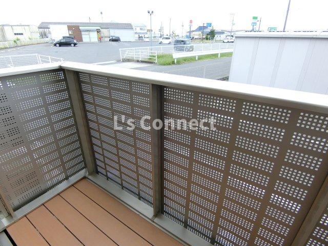 バルコニー　晴れた日には洗濯物もたくさん干せます。