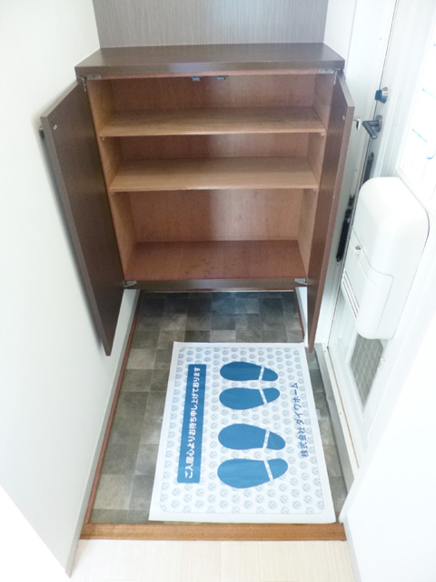 玄関　玄関にシューズボックス完備！