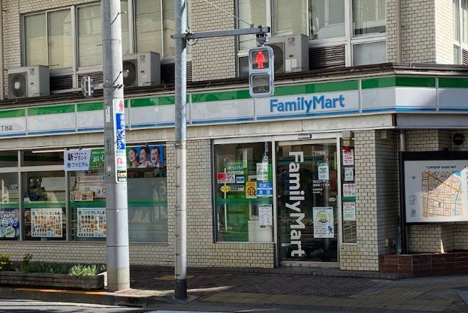 コンビニ　ファミリーマート浅草橋二丁目店（コンビニ）まで320m