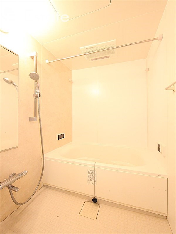 バス・シャワールーム　バスルーム