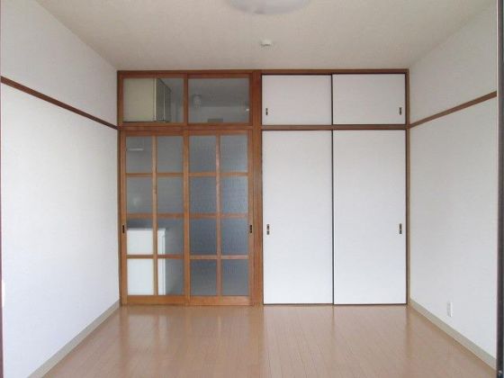 居室・リビング　（同マンション別部屋）