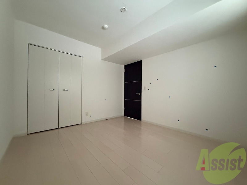 その他部屋・スペース　こちらのお部屋は光が差し込む、温かみのあるお部屋です。