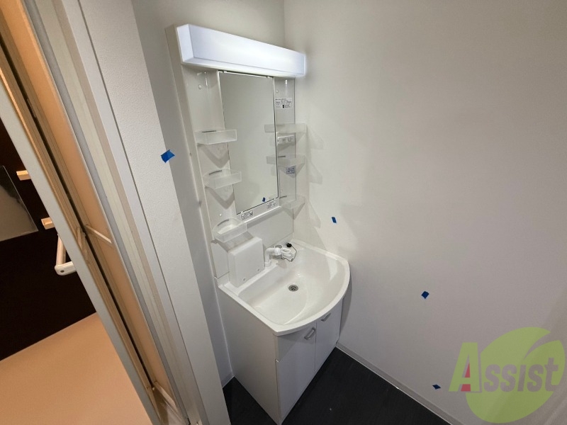 洗面設備　独立洗面台です。大きくてよいですね。シャンプーもできます！