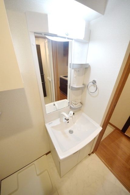 洗面設備　★独立洗面台付きです★