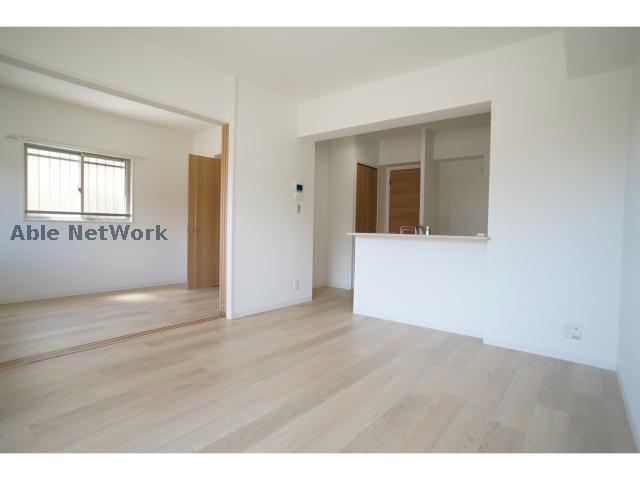 居室・リビング　写真は他の号室です