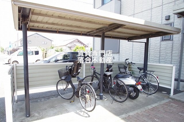 駐車場　敷地内駐輪場・駐車場完備