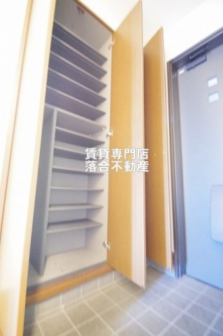 収納　大きな天井高シューズ収納