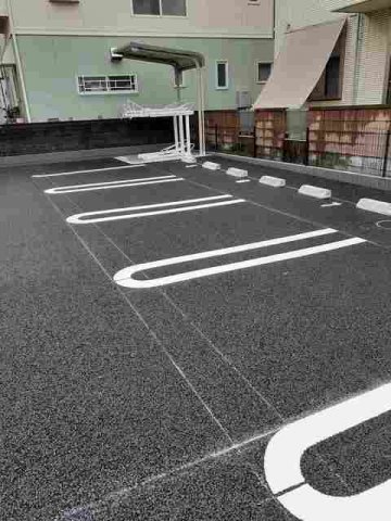 駐車場　駐車場に車を止められます