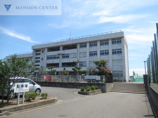 中学校　新潟市立下山中学校（中学校）まで518m