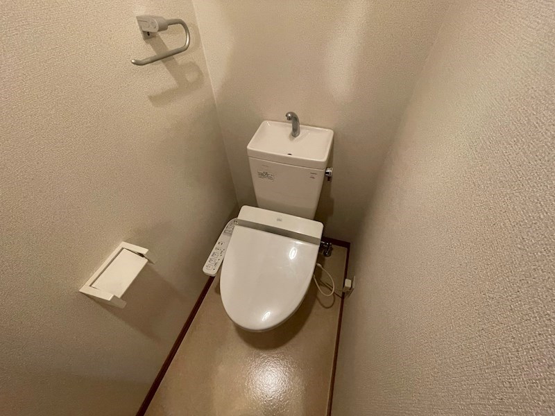 トイレ　別号室
