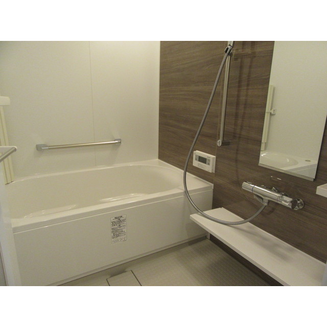 バス・シャワールーム　追い炊き機能・乾燥換気扇付き