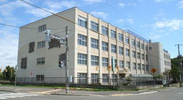 小学校　札幌市立上野幌小学校（小学校）まで1086m