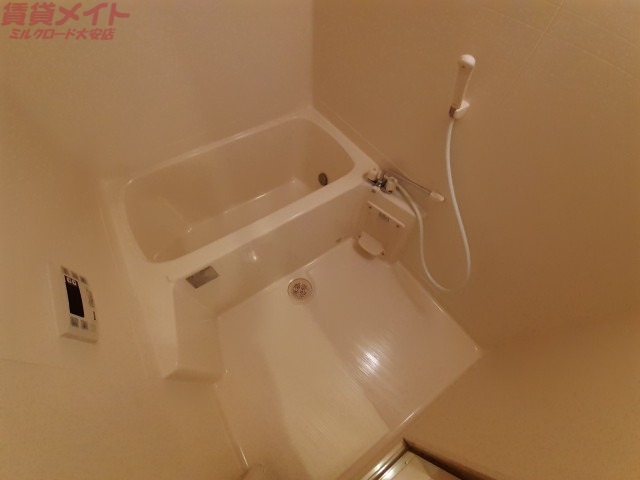 バス・シャワールーム　同型参考写真