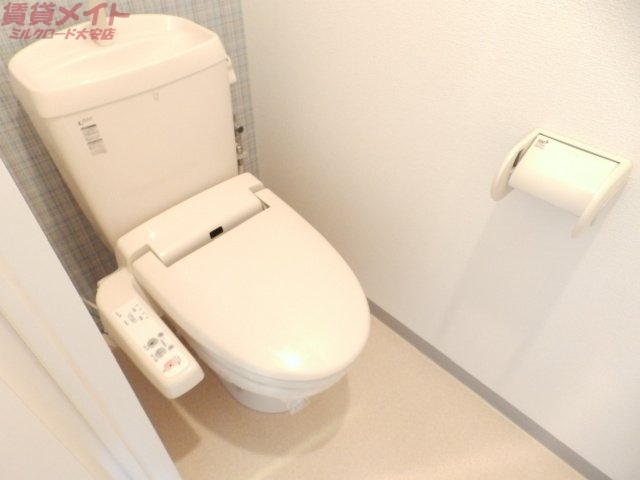 トイレ　同型参考写真