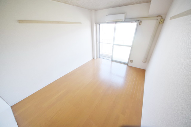 居室・リビング　～広々お部屋で気持ちいい～