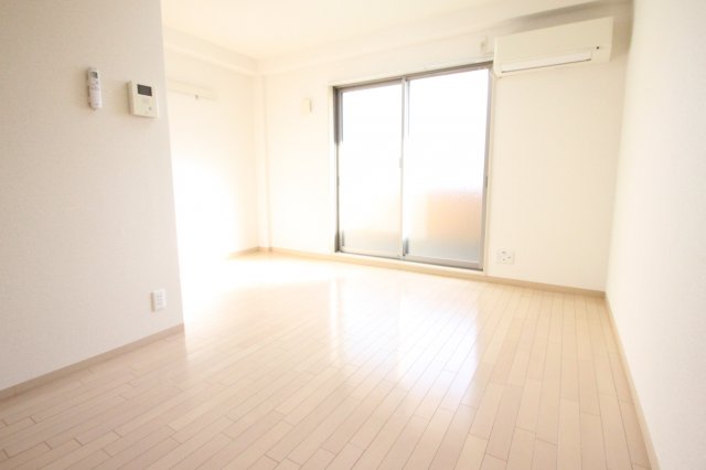 居室・リビング　別のお部屋のお写真です！