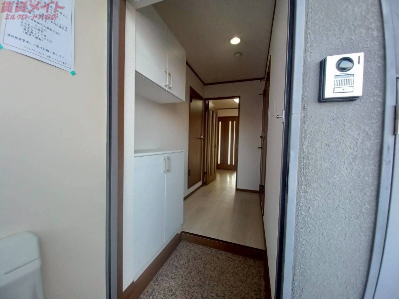 玄関　別部屋参考写真です