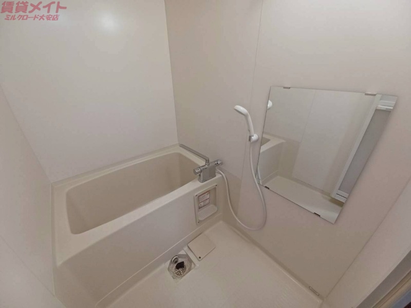 バス・シャワールーム　別部屋参考写真です