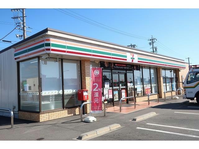 コンビニ　セブンイレブン（コンビニ）まで900m