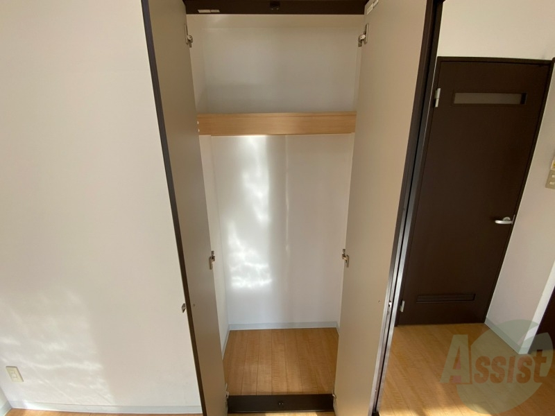 収納　寝室の収納です。部屋がすっきり片付きます。