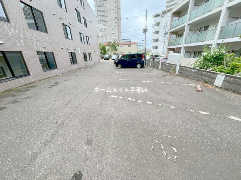 駐車場　駐車スペースでございます！