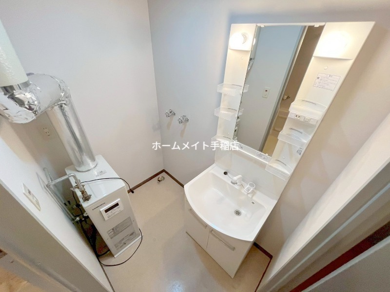 洗面設備　便利な洗面台付きでございます！