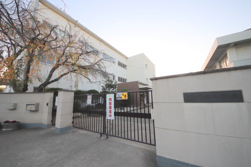 小学校　奈良市立佐保小学校（小学校）まで876m