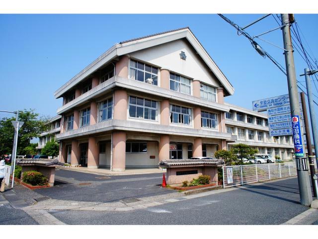 小学校　鳥取市立湖山西小学校（小学校）まで3202m