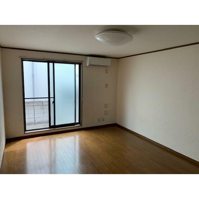 居室・リビング　お持ちの家具の配置を考えると洋室のお部屋が暮らしやすいという