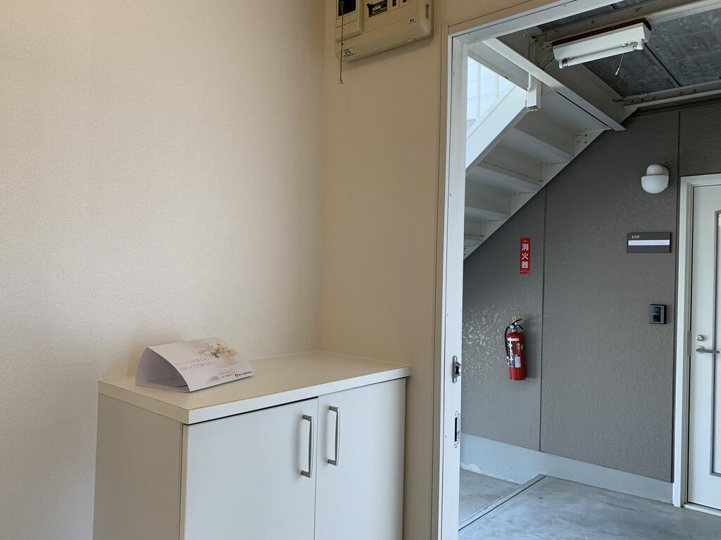玄関　玄関　靴箱
