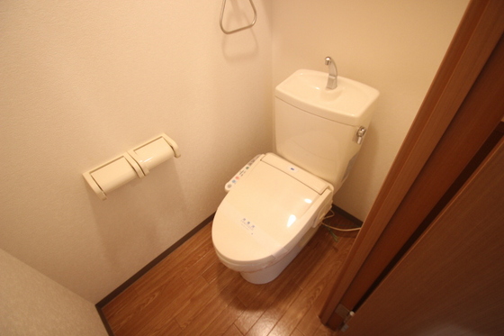 トイレ　※別部屋の写真です