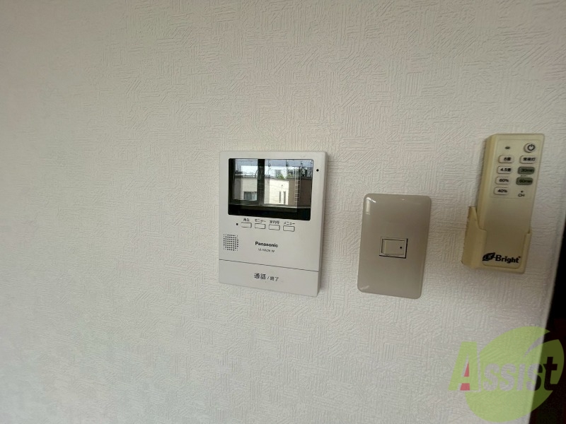 セキュリティ　ＴＶモニター付インターホンです。来客者の顔が見えるので安心！