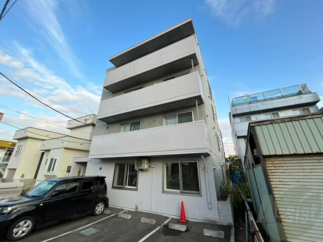 建物外観　札幌市東区北二十五条東「ル・ファールＮ２５」