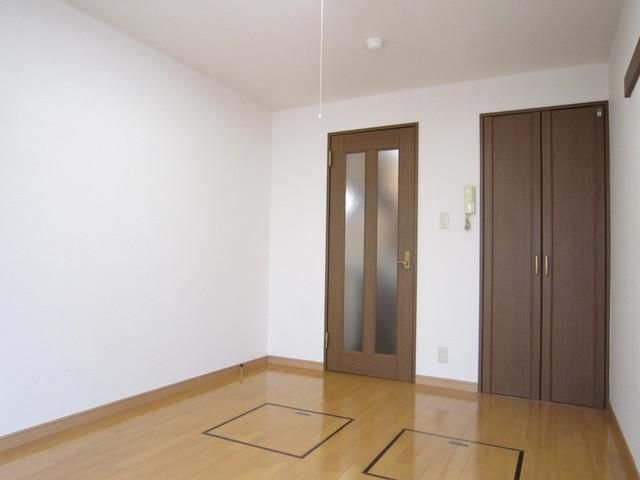 居室・リビング　明るいお部屋です