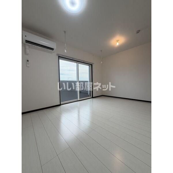 West Residenceの居間写真