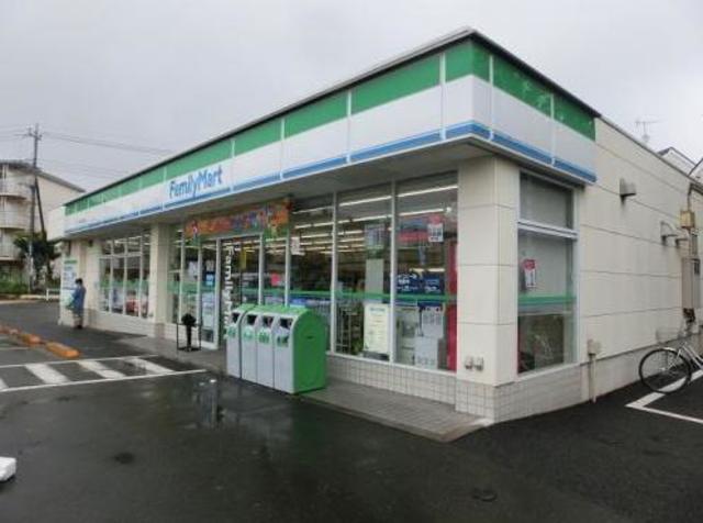 コンビニ　ファミリーマート横浜藤が丘店（コンビニ）まで107m