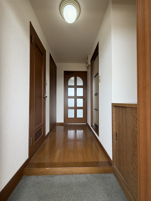 ダイアパレス県庁前の玄関写真